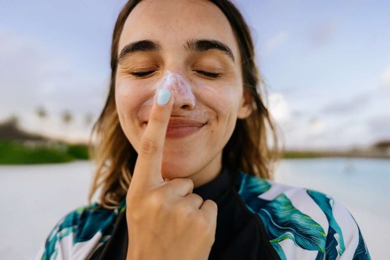 dicas de como aplicar o protetor solar facial