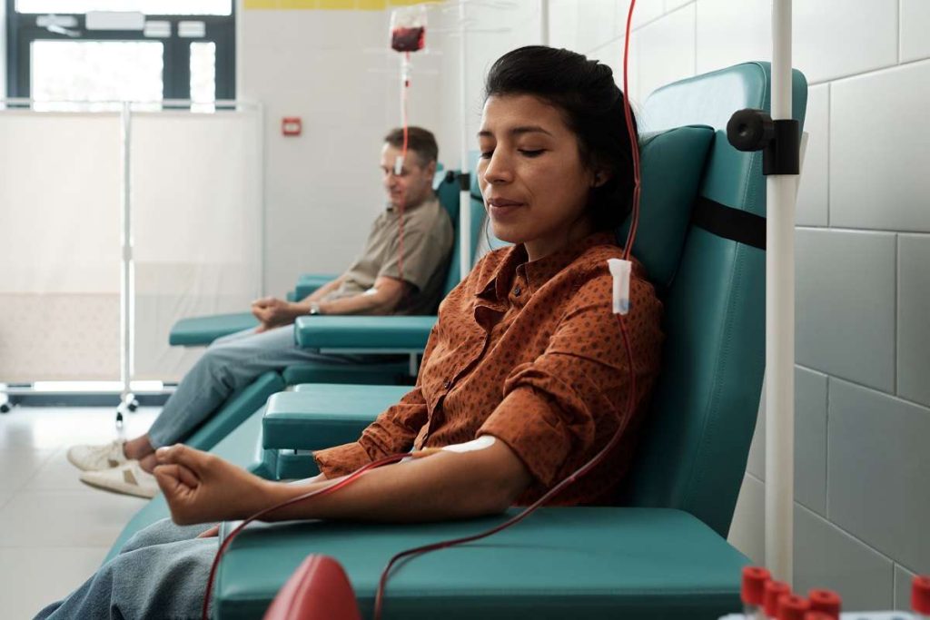Enchentes-no-RS-aumentam-as-necessidades-de-doacao-de-sangue-veja-como-ser-um-doador